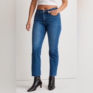 Kick Out Raw Hem Crop Jeans